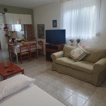 Meli'S House By Alp Hospitality Services Neon Rysion エクステリア 写真